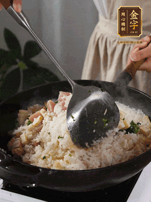 米飯煮熟后，拌入薺菜